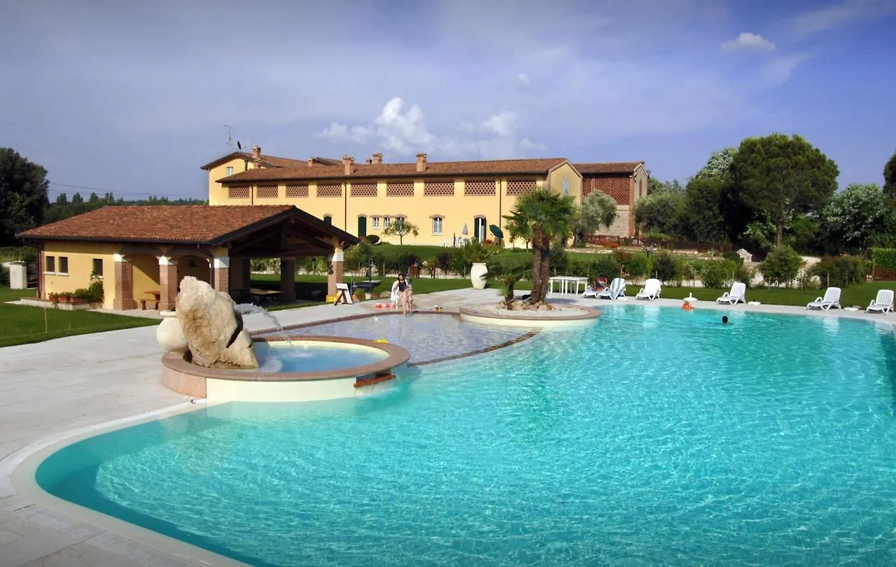 Agriturismo Corte Salandini Hotel Ponti sul Mincio 0*,  Italia